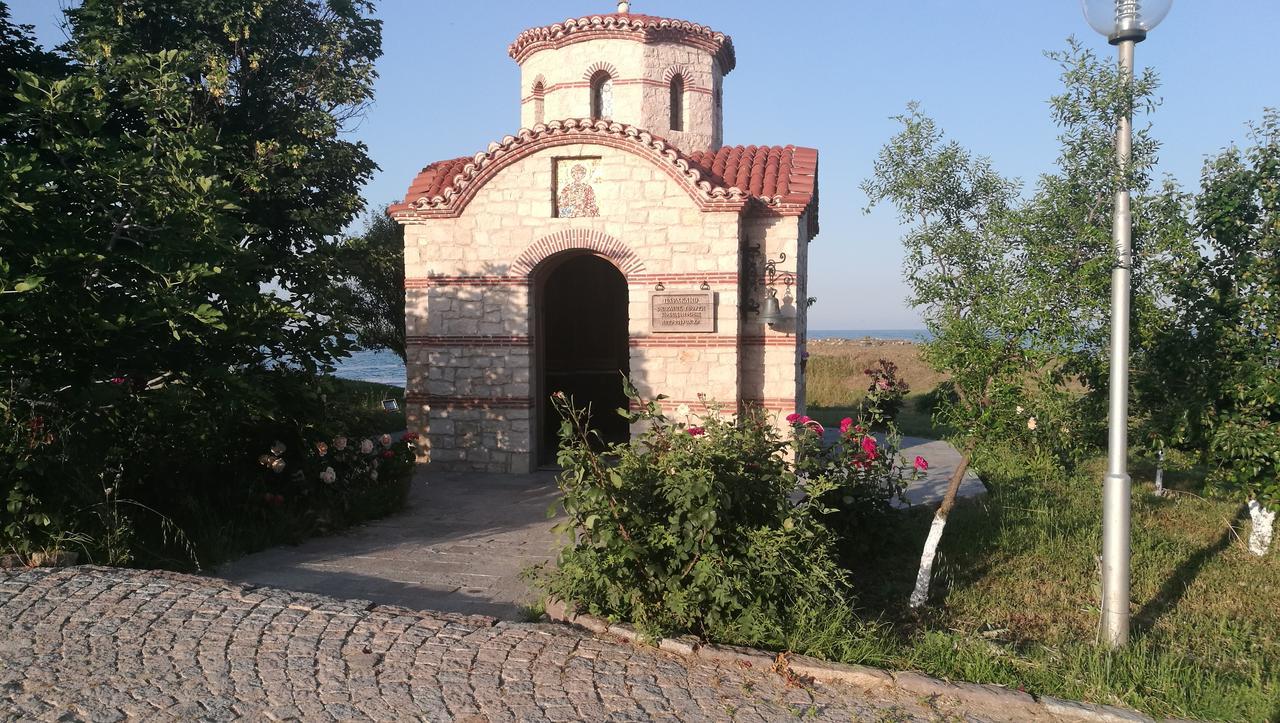 Family Hotel Mimosa Tsarevo Εξωτερικό φωτογραφία
