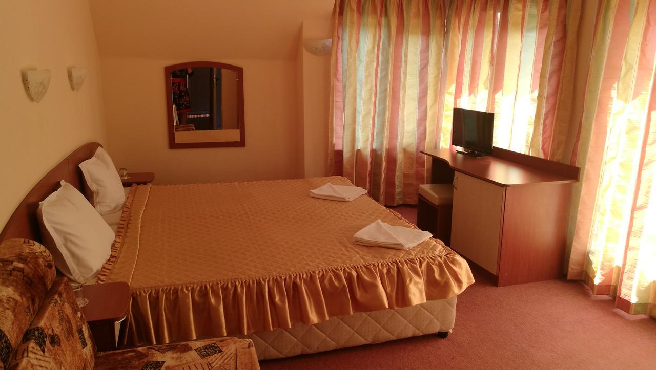 Family Hotel Mimosa Tsarevo Εξωτερικό φωτογραφία